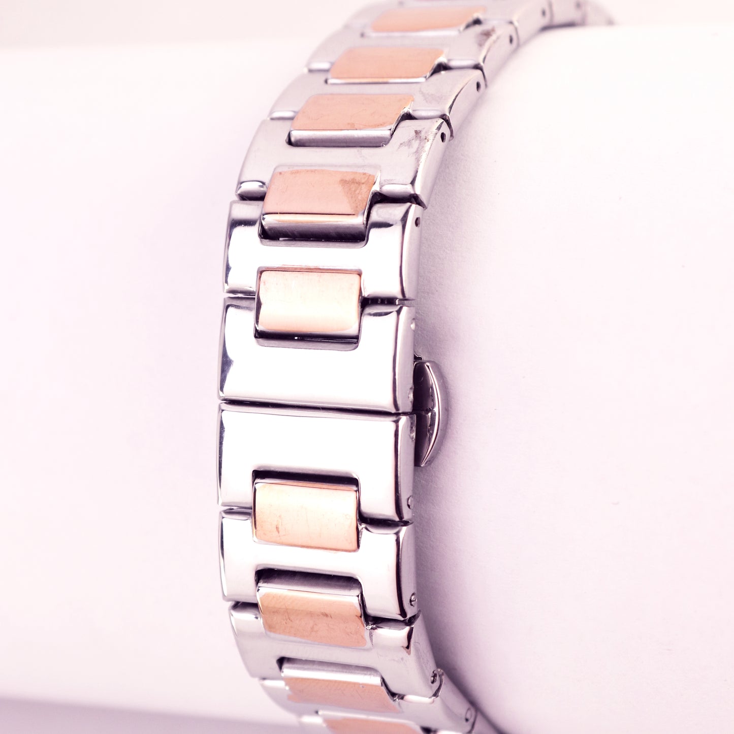 Patek Philippe Nautilus – Rose Gold & Steel Luxury Timepiece