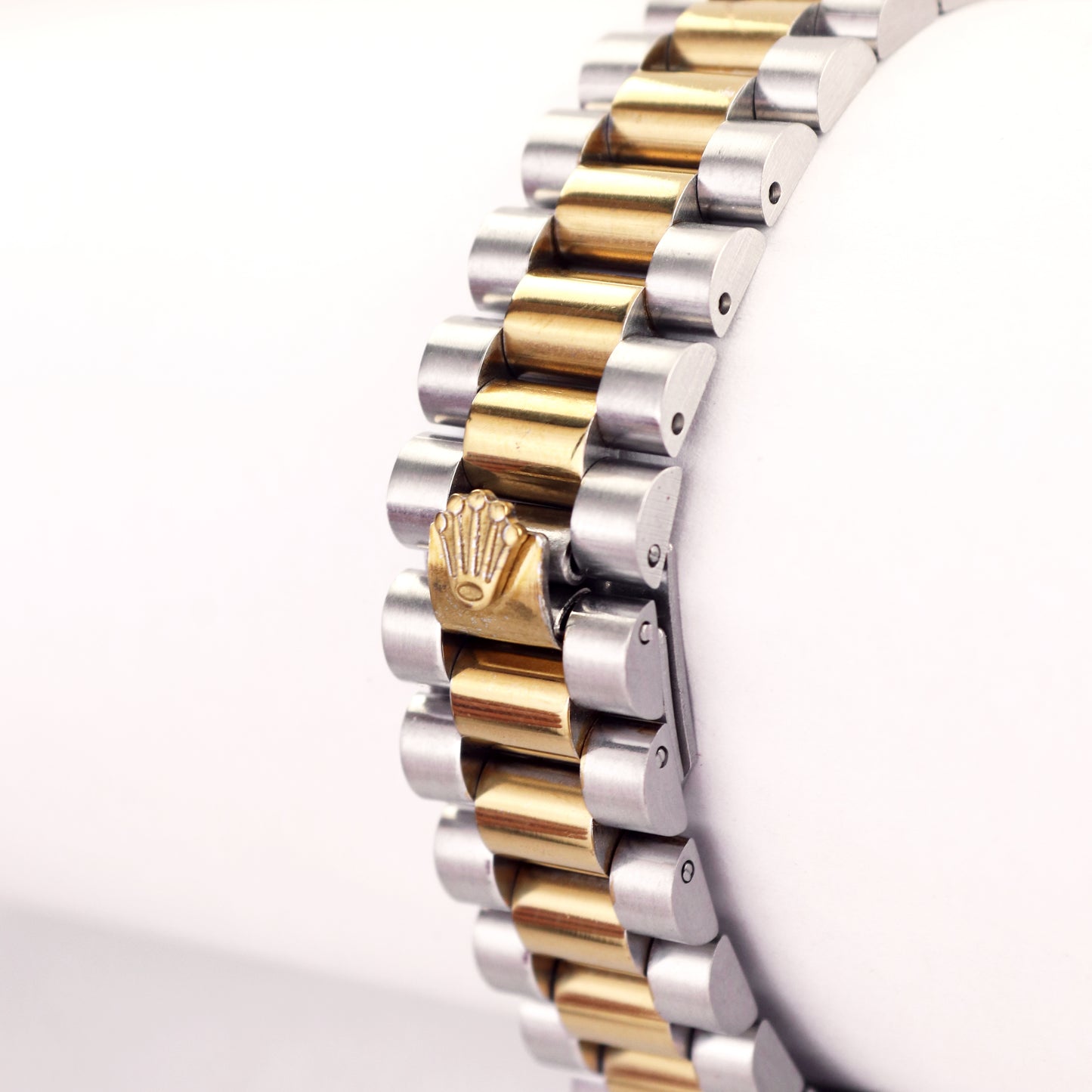 Rolex Oyster – Iconic Gold & Silver Luxury Watch