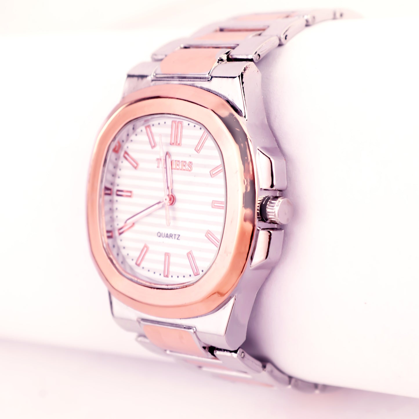 TIMEES Quartz — Rose Gold Bezel & Silver-Tone Luxury
