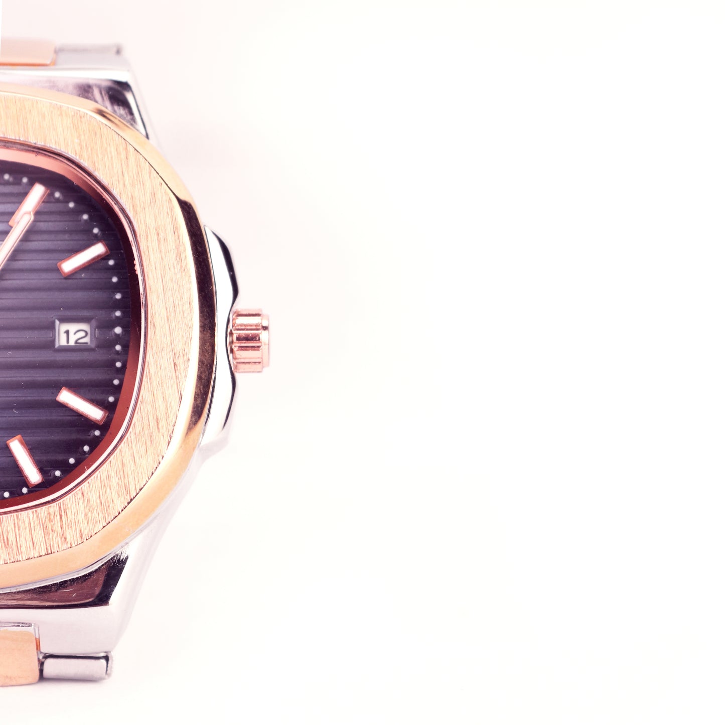 Patek Philippe Nautilus – Rose Gold & Steel Luxury Timepiece