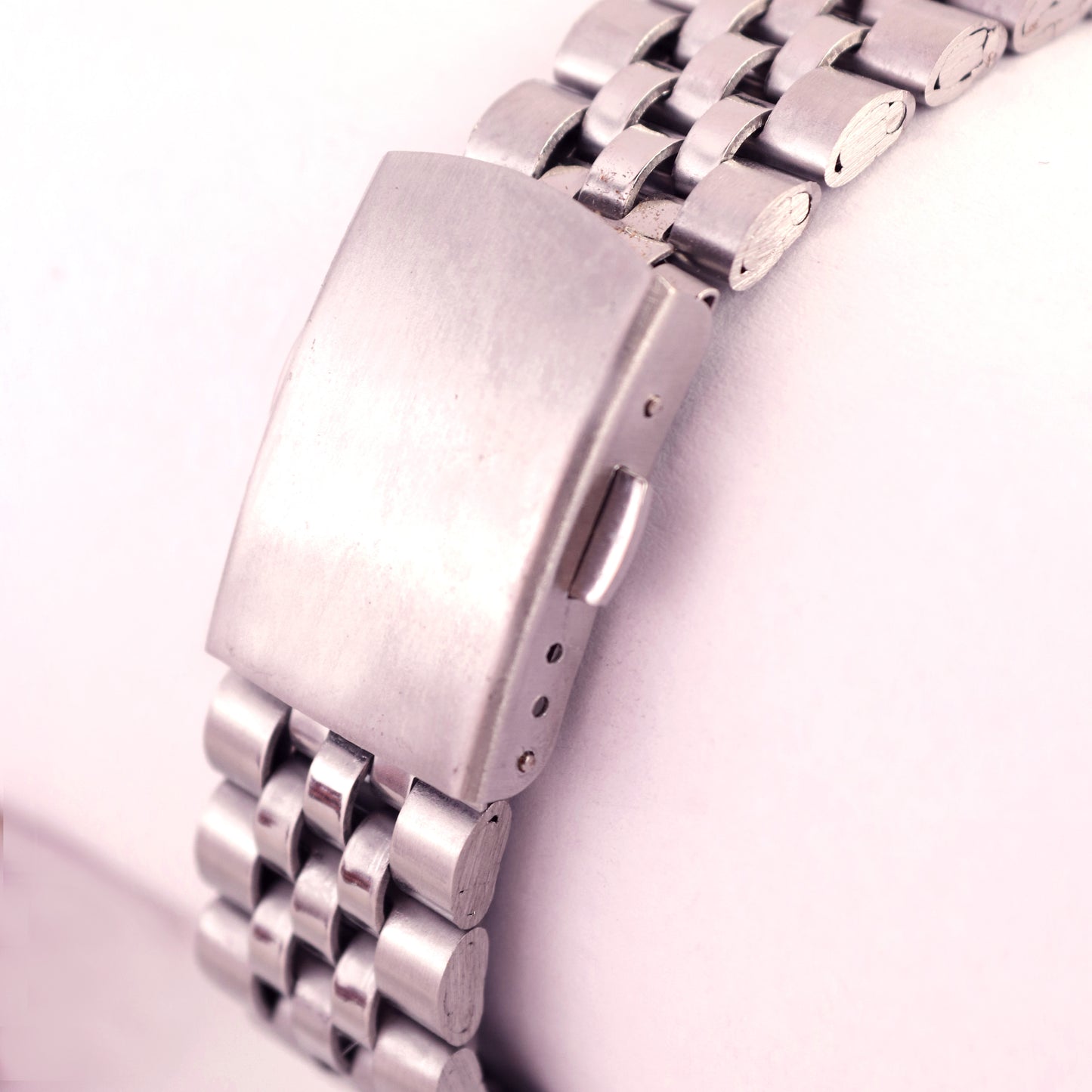 Rolex Oyster – Diamond Hour Markers & Gold Dial