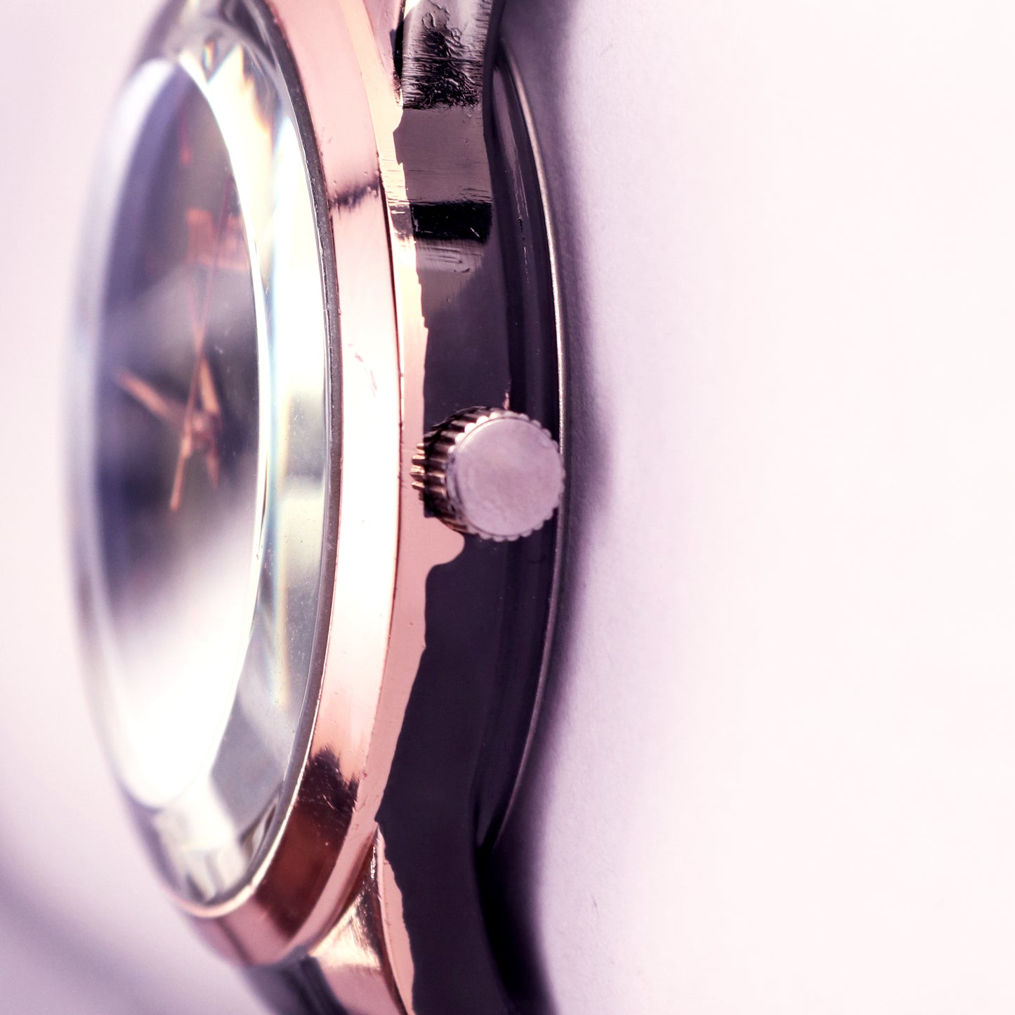 TIMEES Rose Gold & Black Quartz Watch – Sleek Modern Luxury